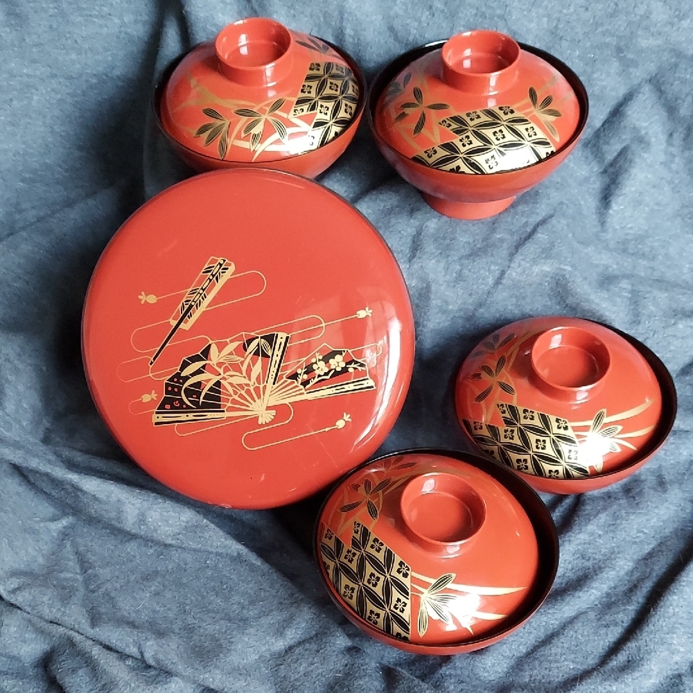Red Lacquerware Bowl Set with Gold Accents